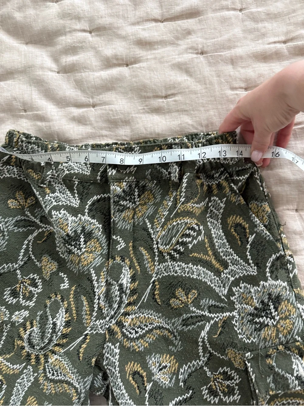 Maison Article floral Tapestry Cargo Joggers Size Medium